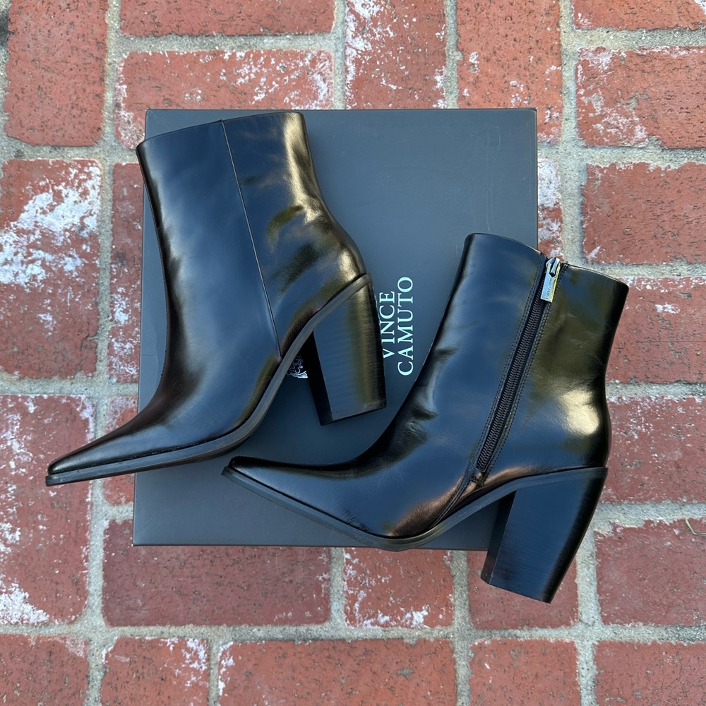 Vince Camuto Black Ankle Booties Size 7.5M
